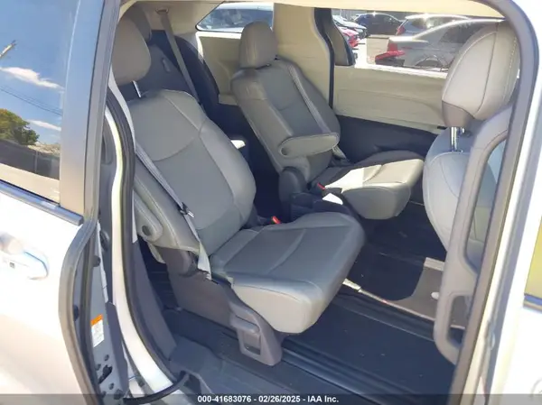 5TDYRKEC3MS071400 2021 TOYOTA SIENNA - Image 8