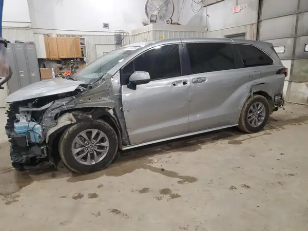 5TDYRKEC3NS085248 2022 TOYOTA SIENNA - Image 1