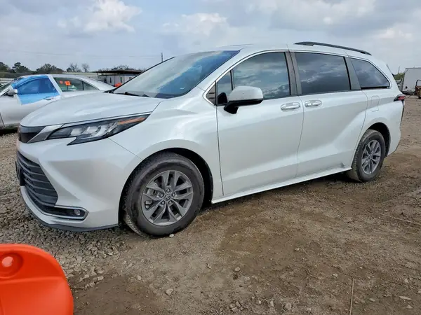 5TDYRKEC3NS085590 2022 TOYOTA SIENNA - Image 1