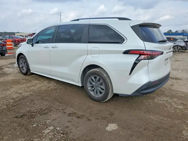 5TDYRKEC3NS085590 2022 TOYOTA SIENNA - Image 2