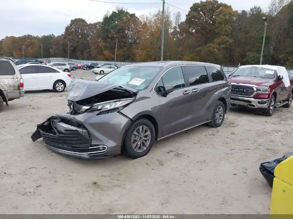 5TDYRKEC3NS088554 2022 TOYOTA SIENNA - Image 2