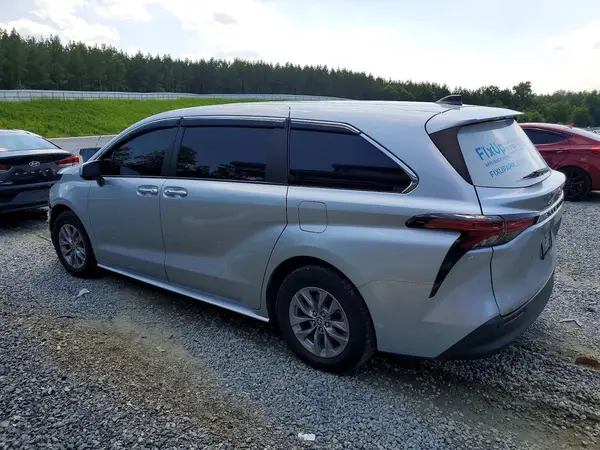 5TDYRKEC3NS092846 2022 TOYOTA SIENNA - Image 2