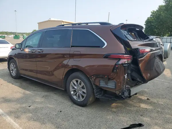 5TDYRKEC3NS098825 2022 TOYOTA SIENNA - Image 2