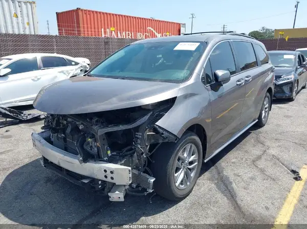 5TDYRKEC3NS101691 2022 TOYOTA SIENNA - Image 2