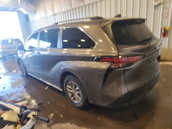 5TDYRKEC3NS103389 2022 TOYOTA SIENNA - Image 2