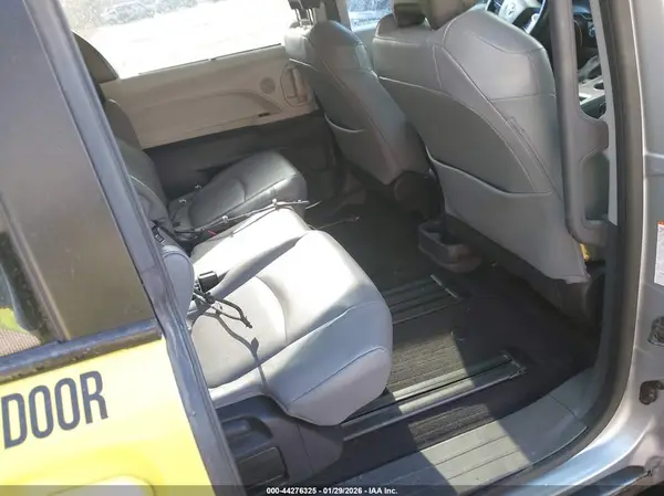 5TDYRKEC3NS108575 2022 TOYOTA SIENNA - Image 8