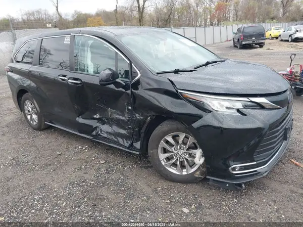 5TDYRKEC3NS111265 2022 TOYOTA SIENNA - Image 1