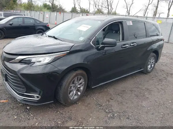 5TDYRKEC3NS111265 2022 TOYOTA SIENNA - Image 2