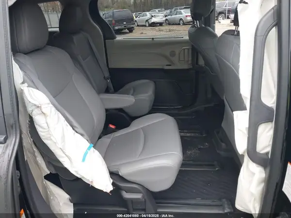 5TDYRKEC3NS111265 2022 TOYOTA SIENNA - Image 8