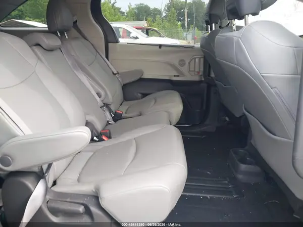 5TDYRKEC3NS123027 2022 TOYOTA SIENNA - Image 8