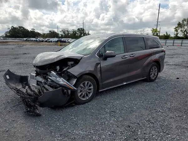 5TDYRKEC3NS130463 2022 TOYOTA SIENNA - Image 1