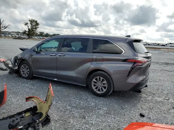 5TDYRKEC3NS130463 2022 TOYOTA SIENNA - Image 2