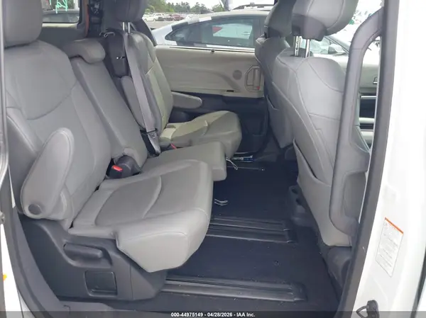 5TDYRKEC3NS134142 2022 TOYOTA SIENNA - Image 8