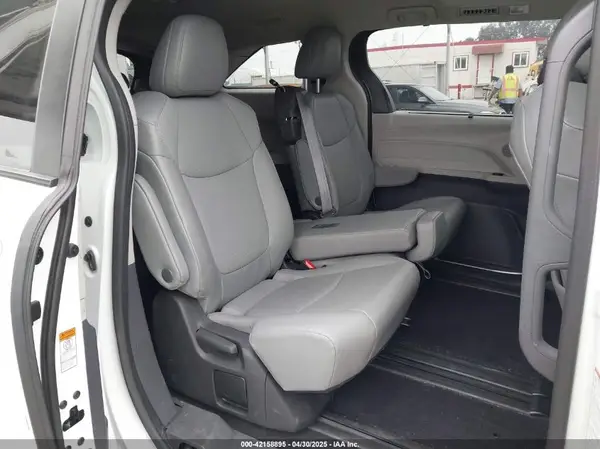 5TDYRKEC3PS141787 2023 TOYOTA SIENNA - Image 8