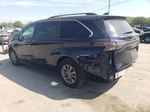 5TDYRKEC3PS143331 2023 TOYOTA SIENNA - Image 2
