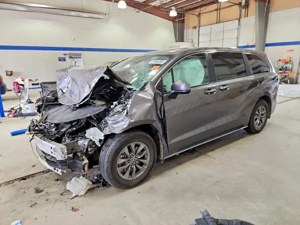 5TDYRKEC3PS153051 2023 TOYOTA SIENNA - Image 1