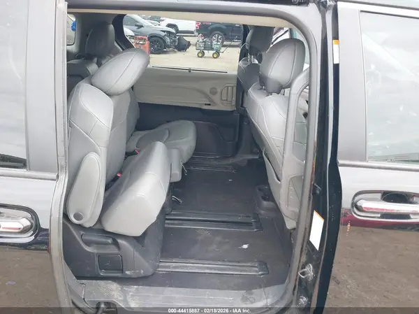 5TDYRKEC3PS155883 2023 TOYOTA SIENNA - Image 8