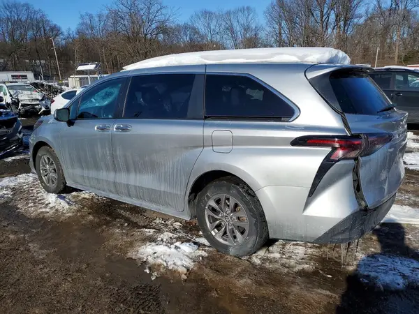 5TDYRKEC3PS157312 2023 TOYOTA SIENNA - Image 2