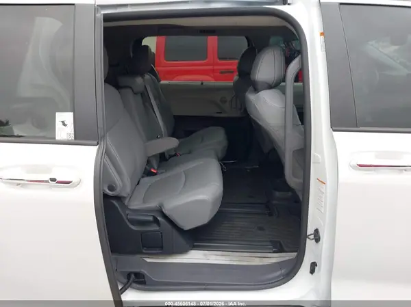 5TDYRKEC3RS181113 2024 TOYOTA SIENNA - Image 8