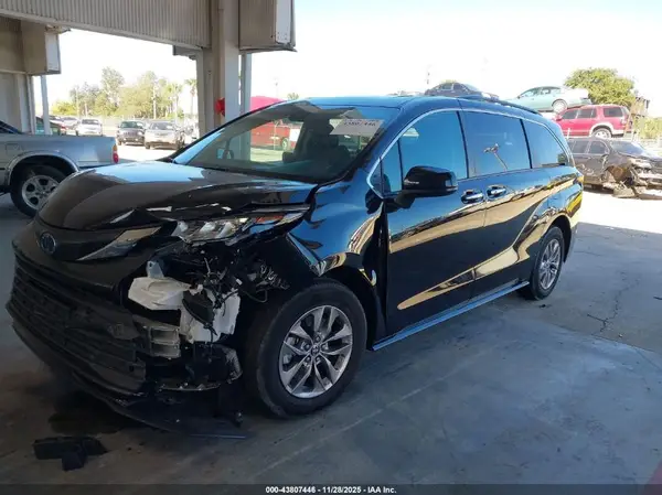 5TDYRKEC3RS181449 2024 TOYOTA SIENNA - Image 2