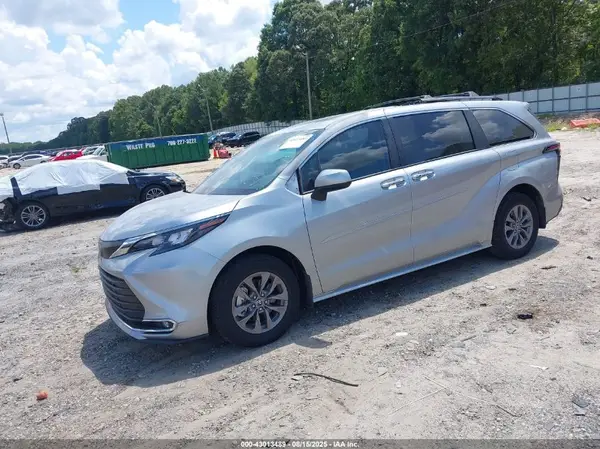 5TDYRKEC3RS189941 2024 TOYOTA SIENNA - Image 2