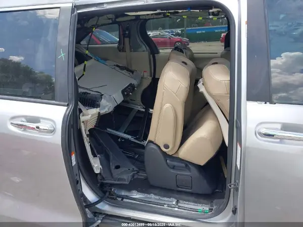 5TDYRKEC3RS189941 2024 TOYOTA SIENNA - Image 8