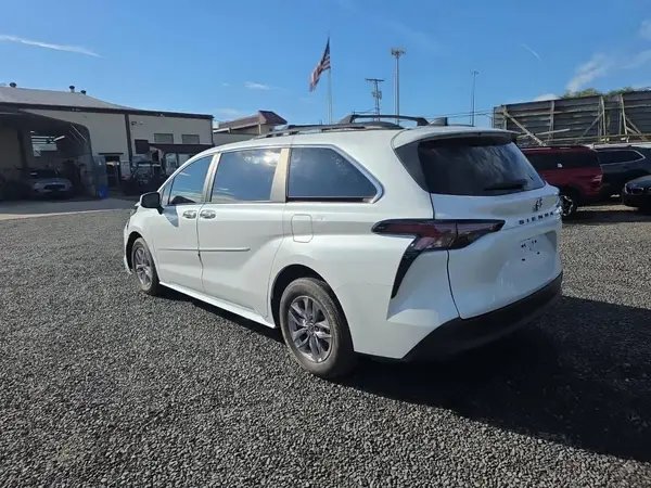 5TDYRKEC3RS190670 2024 TOYOTA SIENNA - Image 2
