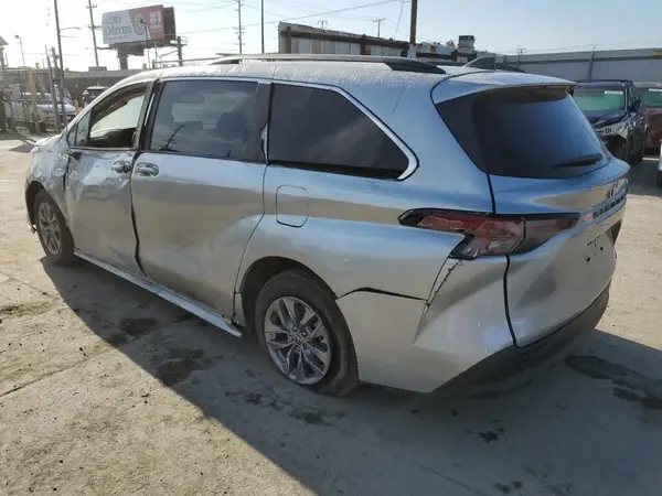 5TDYRKEC3RS193861 2024 TOYOTA SIENNA - Image 2