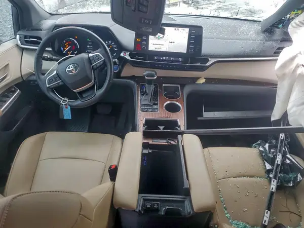 5TDYRKEC3RS221240 2024 TOYOTA SIENNA - Image 8