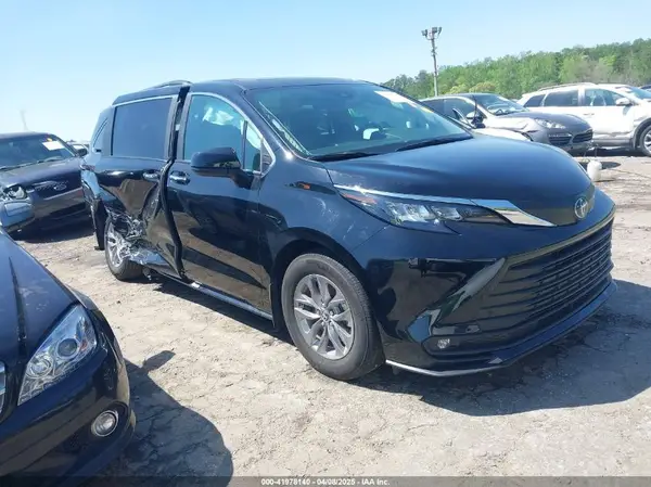5TDYRKEC3SS226363 2025 TOYOTA SIENNA - Image 1