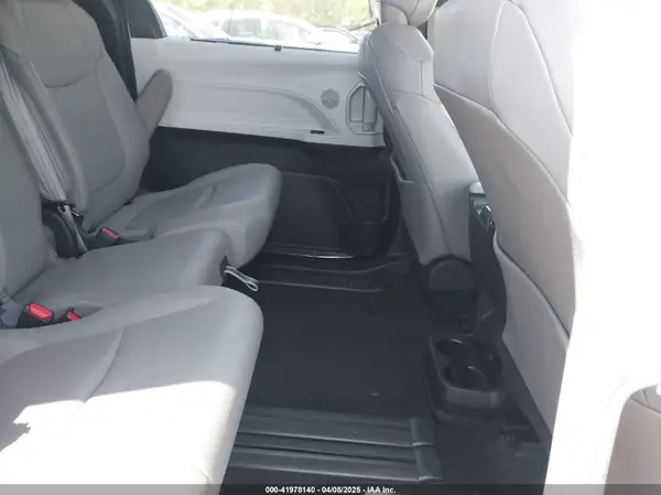 5TDYRKEC3SS226363 2025 TOYOTA SIENNA - Image 8