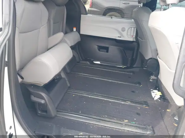 5TDYRKEC3SS240358 2025 TOYOTA SIENNA - Image 8
