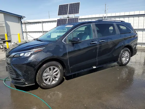 5TDYRKEC3SS242899 2025 TOYOTA SIENNA - Image 1
