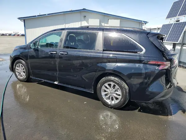 5TDYRKEC3SS242899 2025 TOYOTA SIENNA - Image 2