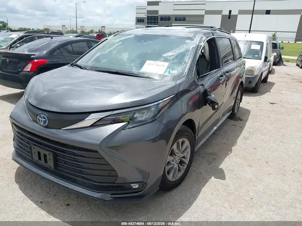 5TDYRKEC3SS250954 2025 TOYOTA SIENNA - Image 2