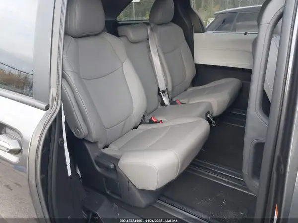 5TDYRKEC3SS259749 2025 TOYOTA SIENNA - Image 8