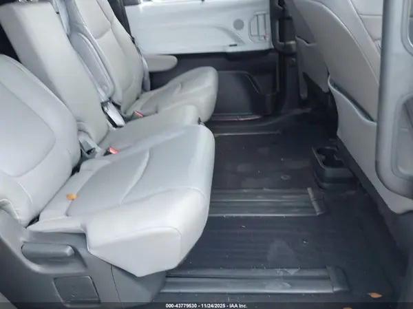 5TDYRKEC3SS259850 2025 TOYOTA SIENNA - Image 8