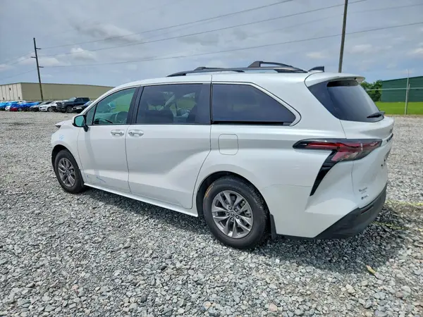 5TDYRKEC3SS264868 2025 TOYOTA SIENNA - Image 2