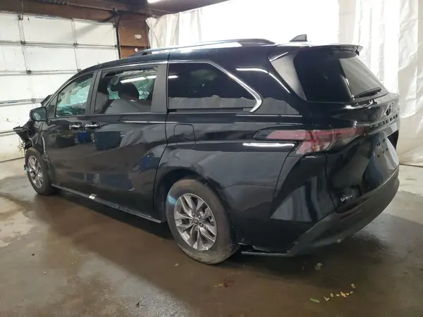5TDYRKEC3SS266166 2025 TOYOTA SIENNA - Image 2