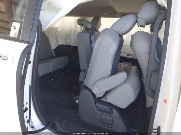 5TDYRKEC3SS267480 2025 TOYOTA SIENNA - Image 8