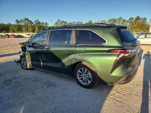 5TDYRKEC3SS267799 2025 TOYOTA SIENNA - Image 2