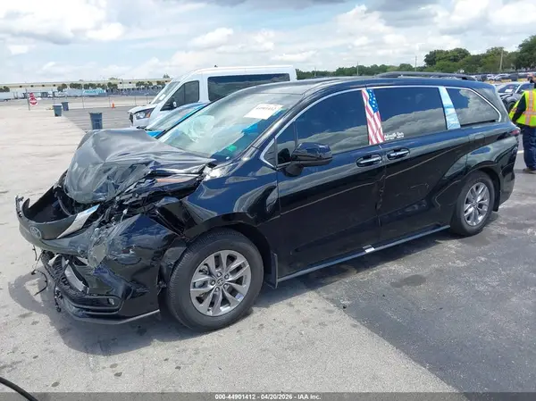 5TDYRKEC3SS277961 2025 TOYOTA SIENNA - Image 2