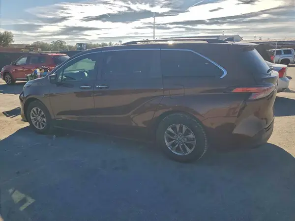5TDYRKEC4MS006216 2021 TOYOTA SIENNA - Image 2