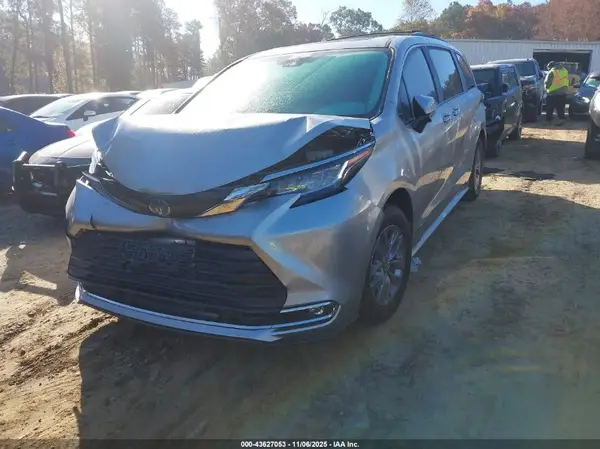 5TDYRKEC4MS006720 2021 TOYOTA SIENNA - Image 2
