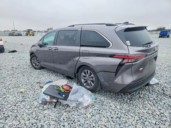 5TDYRKEC4MS018043 2021 TOYOTA SIENNA - Image 2