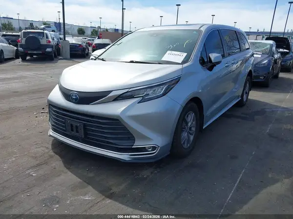 5TDYRKEC4MS022898 2021 TOYOTA SIENNA - Image 2
