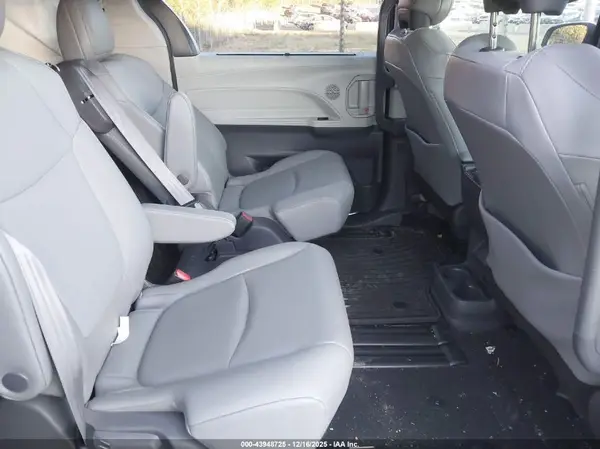 5TDYRKEC4MS023923 2021 TOYOTA SIENNA - Image 8