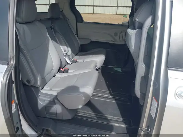 5TDYRKEC4MS024084 2021 TOYOTA SIENNA - Image 8