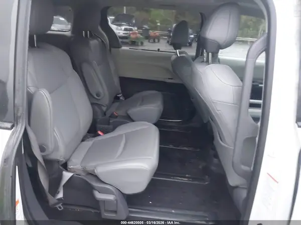 5TDYRKEC4MS046800 2021 TOYOTA SIENNA - Image 8