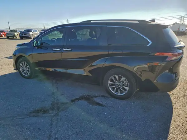 5TDYRKEC4MS048725 2021 TOYOTA SIENNA - Image 2